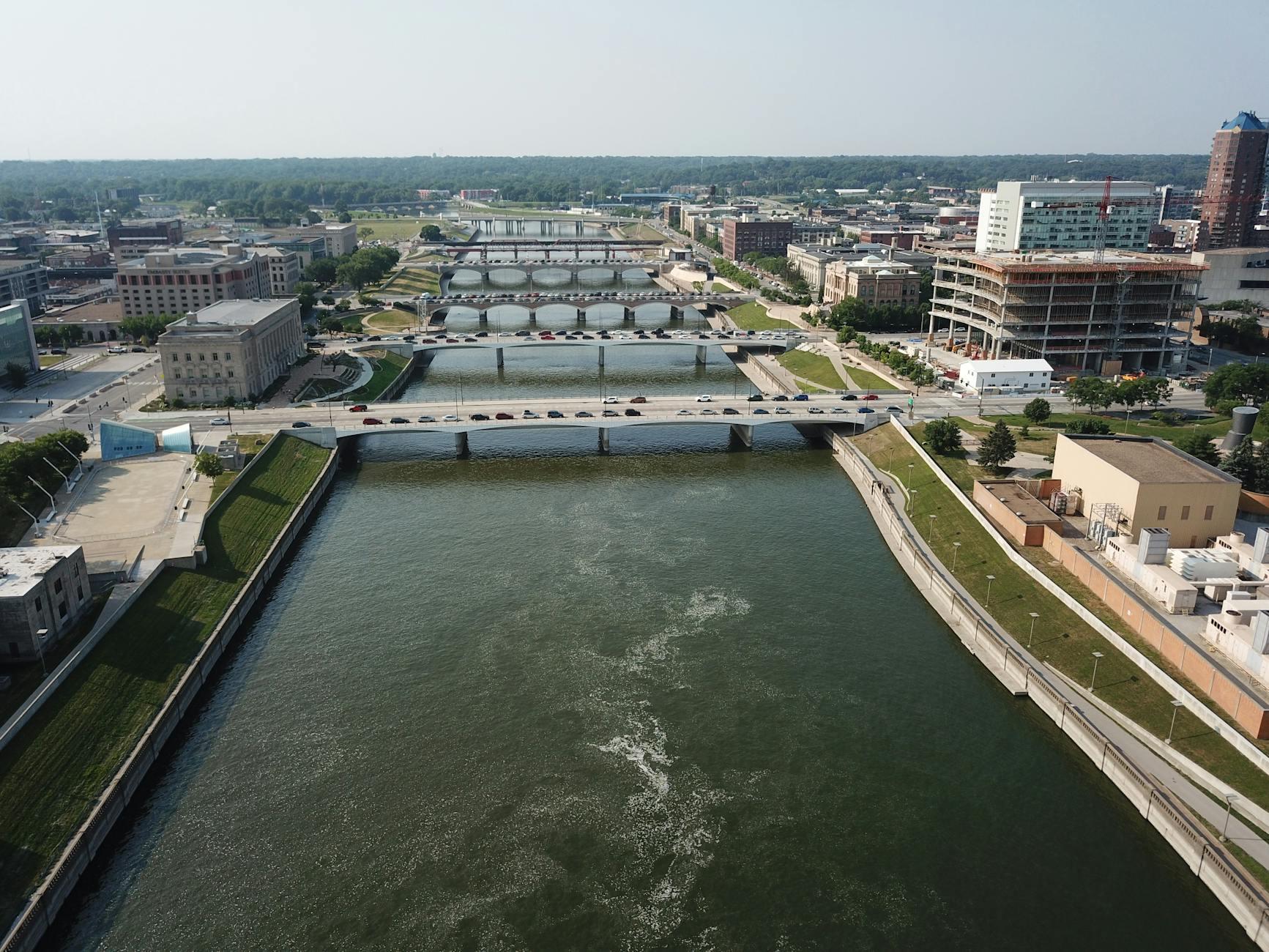 Des Moines