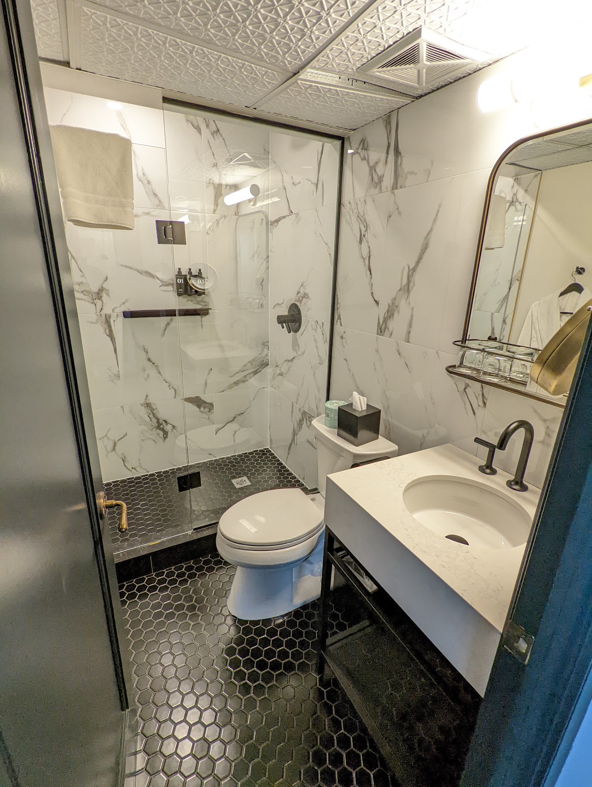 מלון The Broadview Hotels in Toronto – GayOut Guide
