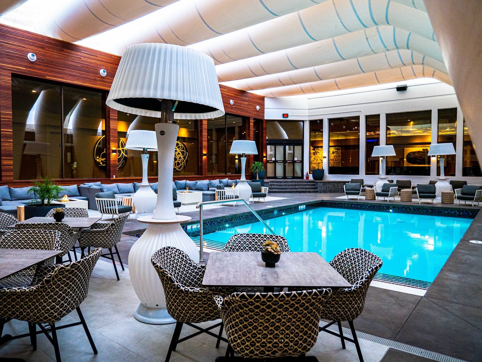 Hotel Arts Hotels in Calgary – GayOut Guide
