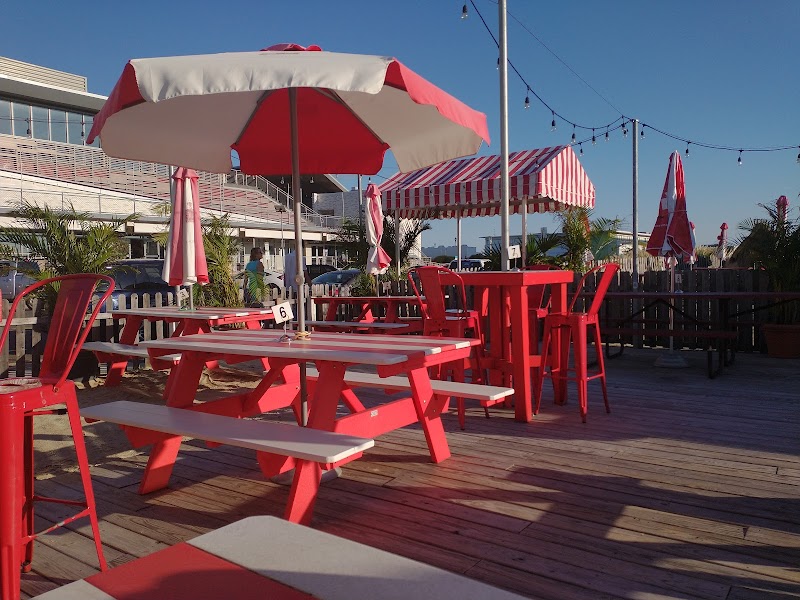 Sticky Fingers Bars & Clubs in Rhodes – GayOut Guide