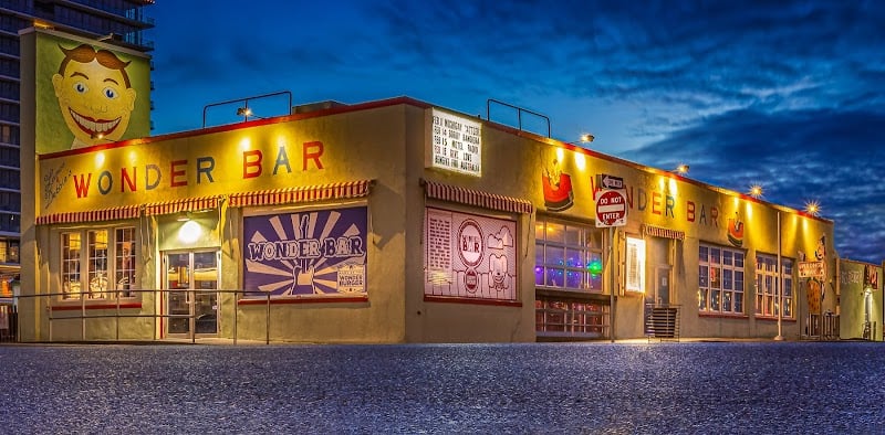 Sticky Fingers Bars & Clubs in Rhodes – GayOut Guide
