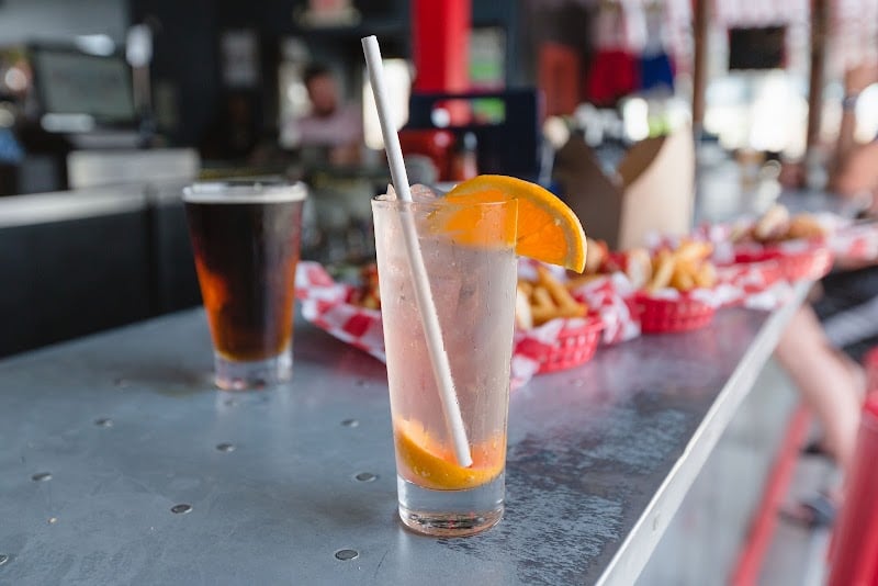 Sticky Fingers Bars & Clubs in Rhodes – GayOut Guide