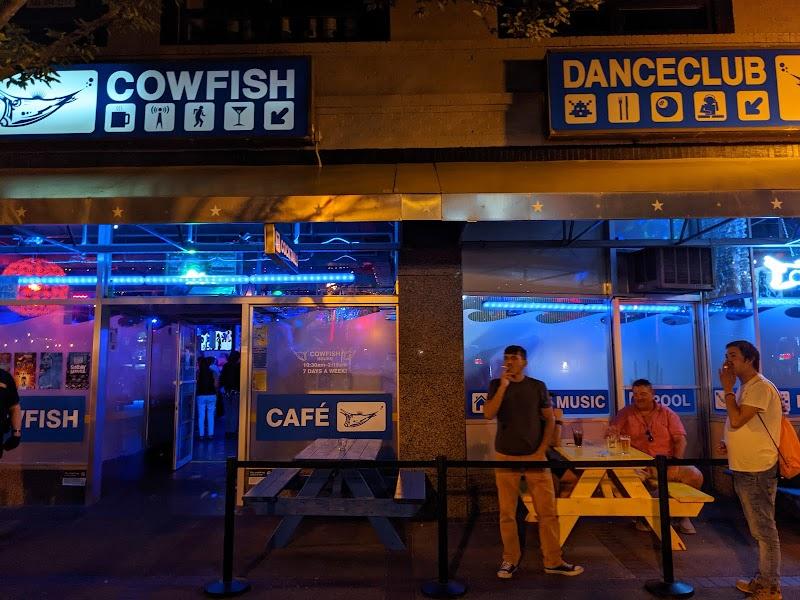 Sips Bars & Clubs – GayOut Guide