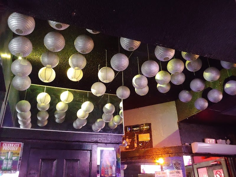 Pennylane Bars & Clubs in Dublin – GayOut Guide