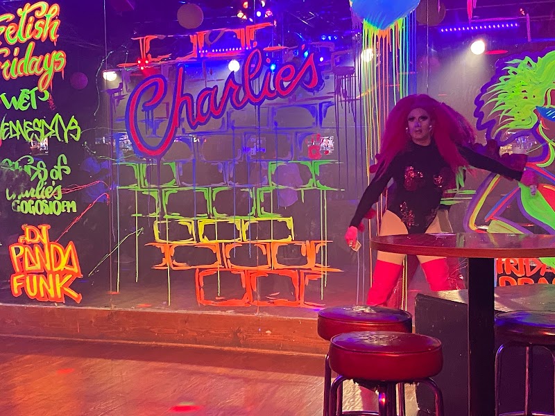 Oz Bar Bars & Clubs in Bordeaux – GayOut Guide