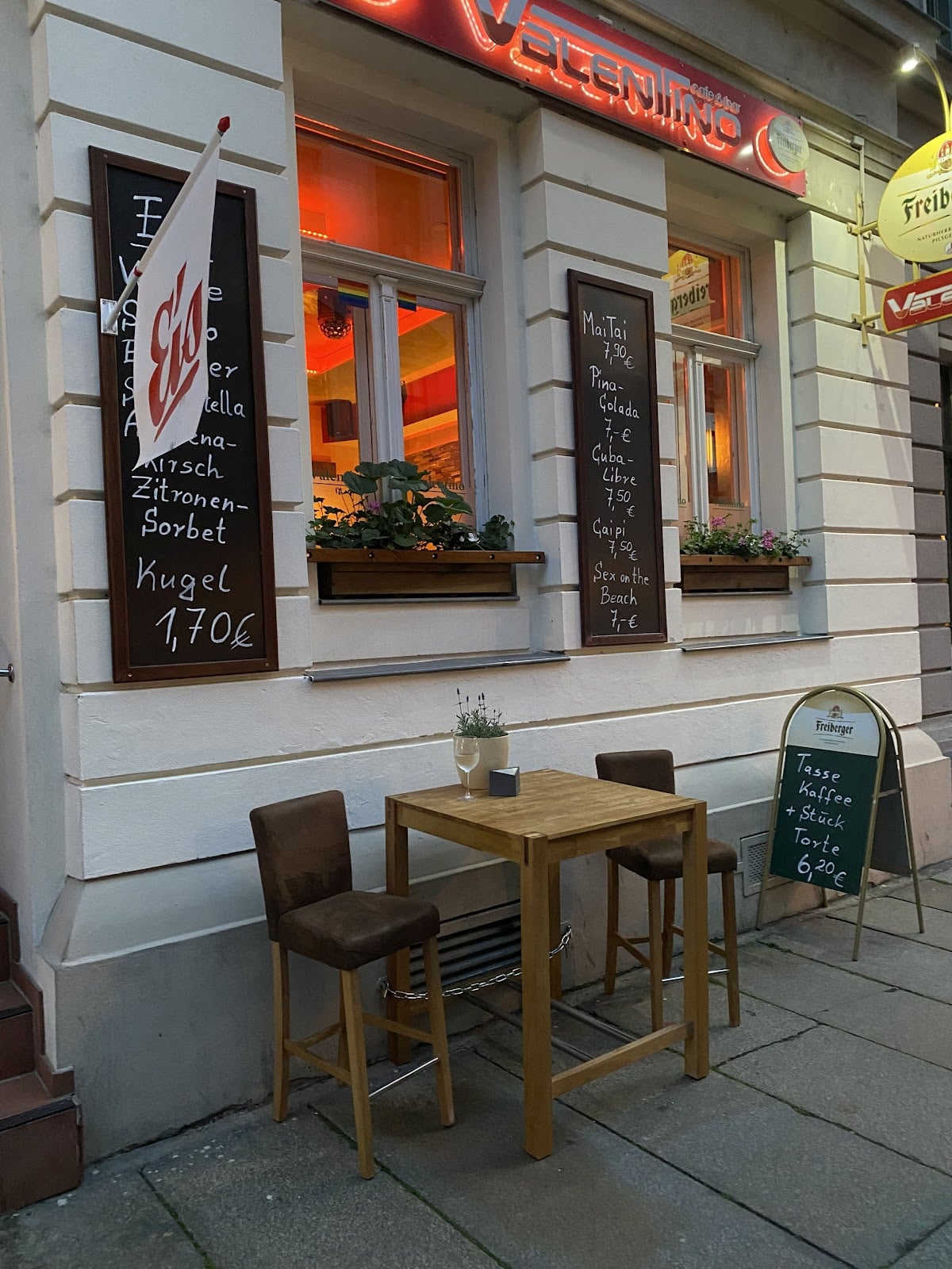 Valentino -Café