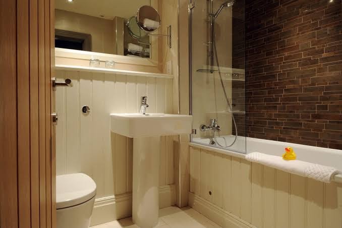 Velvet Hotels in Manchester – GayOut Guide