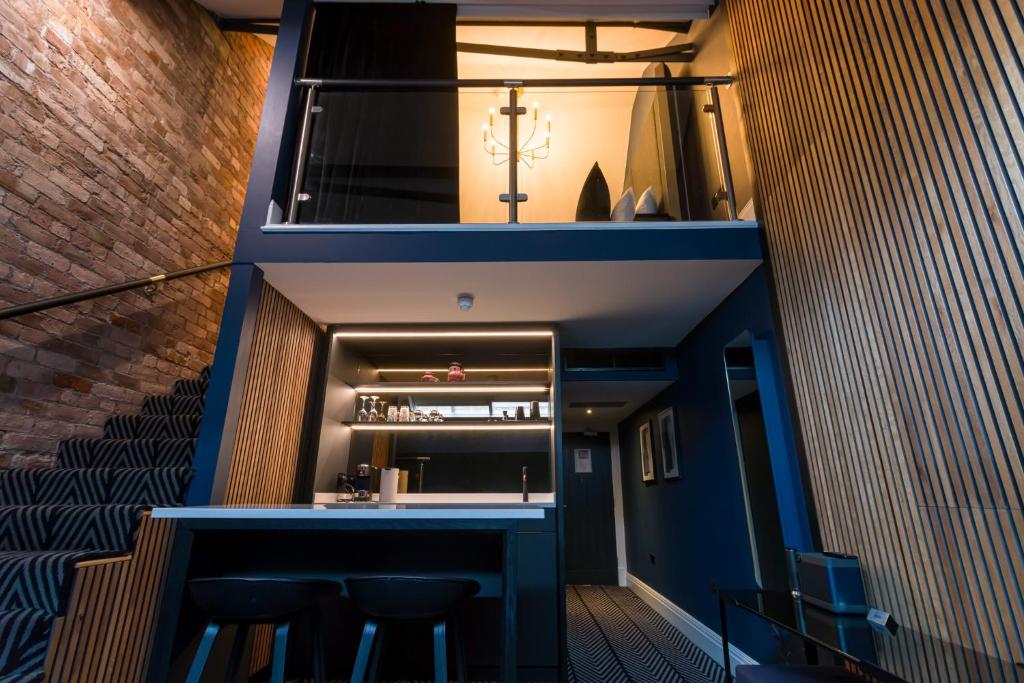 Velvet Hotels in Manchester – GayOut Guide
