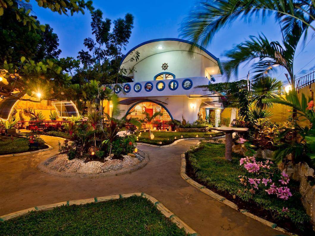 Floral Villarosa Hotels in Puerto Princesa – GayOut Guide