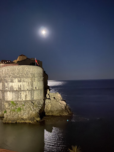 مطعم Nautika Gay-Friendly Restaurants in Dubrovnik – GayOut Guide