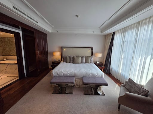 Breidenbacher Hof Hotels in Düsseldorf – GayOut Guide