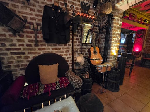 Komiteti Bars & Clubs in Tirana – GayOut Guide