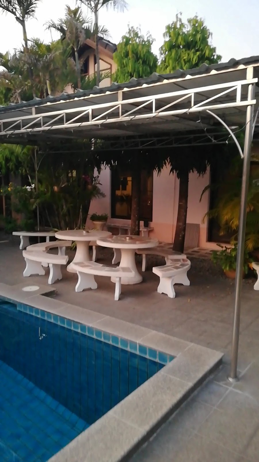 Lonops Gay Paradise Hotels in Pattaya – GayOut Guide