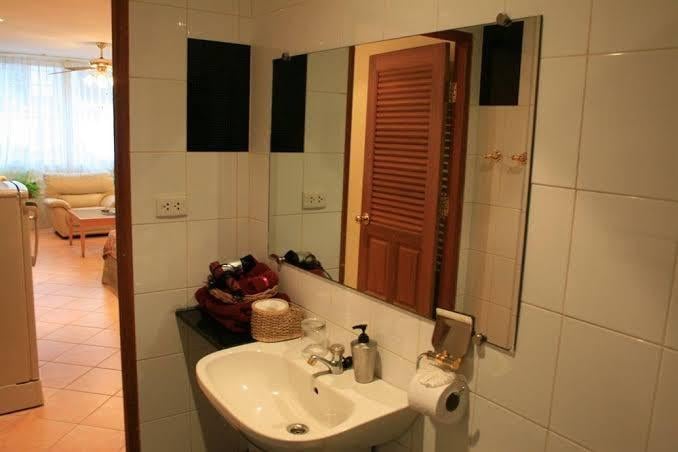 Aquarius Gay Guesthouse & Sauna Hotels in Tambon Patong – GayOut Guide