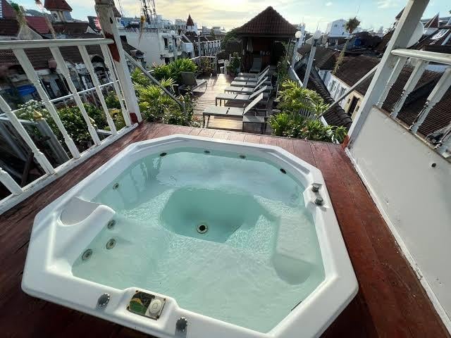 Aquarius Gay Guesthouse & Sauna Hotels in Tambon Patong – GayOut Guide