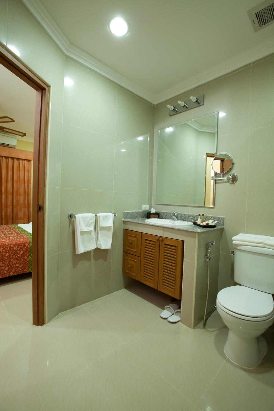 Baan Souy Resort Hotels in Pattaya – GayOut Guide