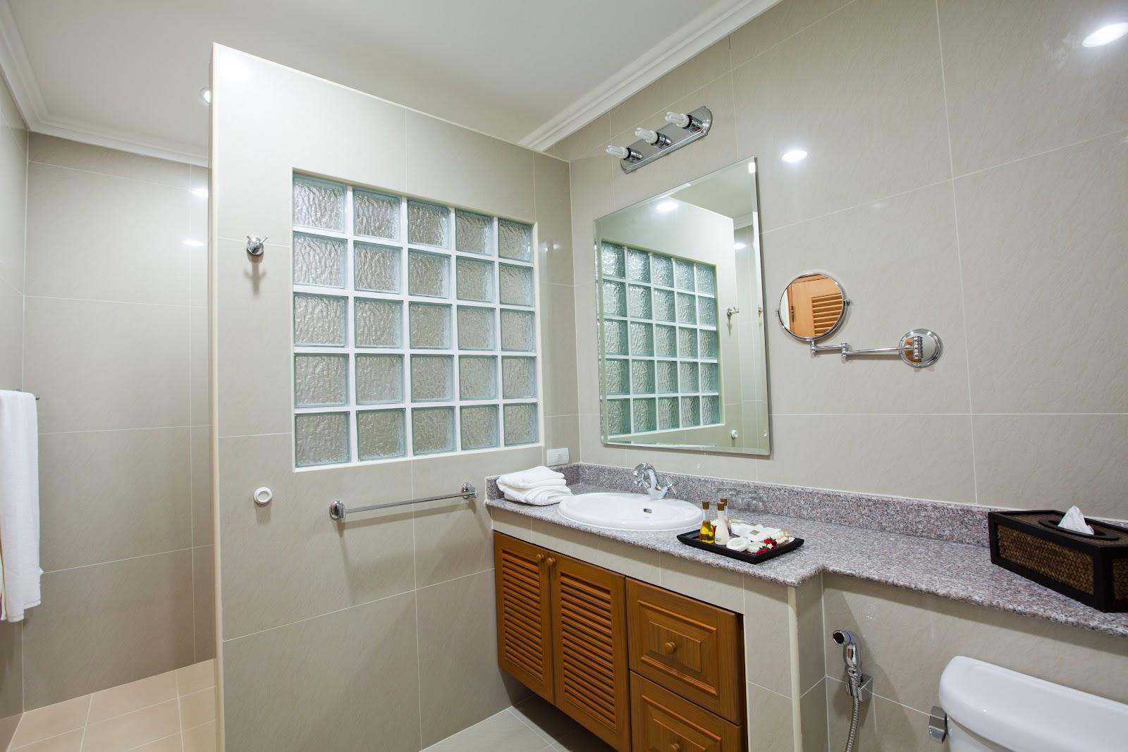 Baan Souy Resort Hotels in Pattaya – GayOut Guide