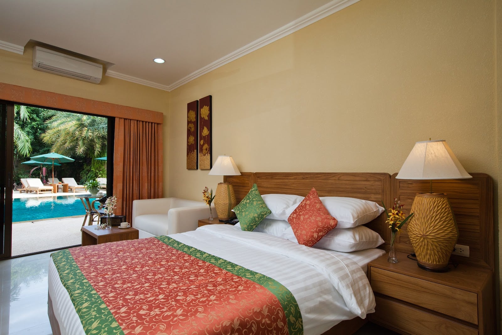 Baan Souy Resort Hotels in Pattaya – GayOut Guide