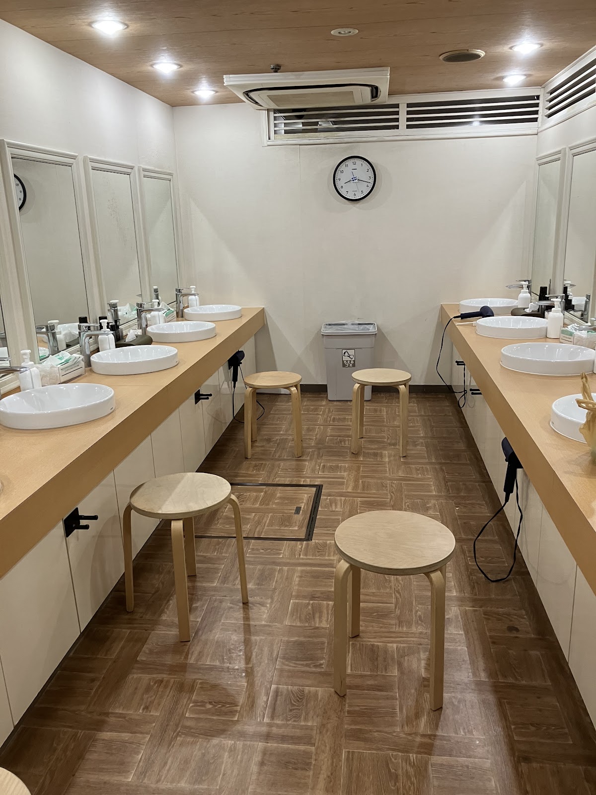 Green Plaza Shinjuku Capsule Hotels in Shinjuku City – GayOut Guide