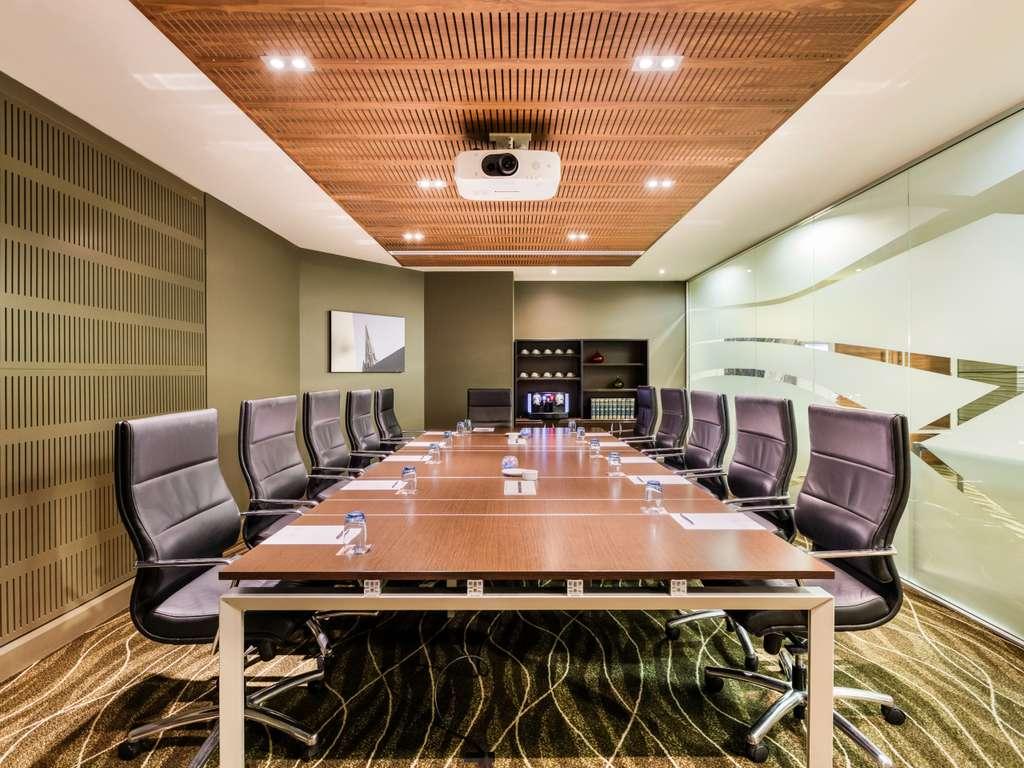 Novotel Christchurch Cathedral Square Hotels in Christchurch – GayOut Guide