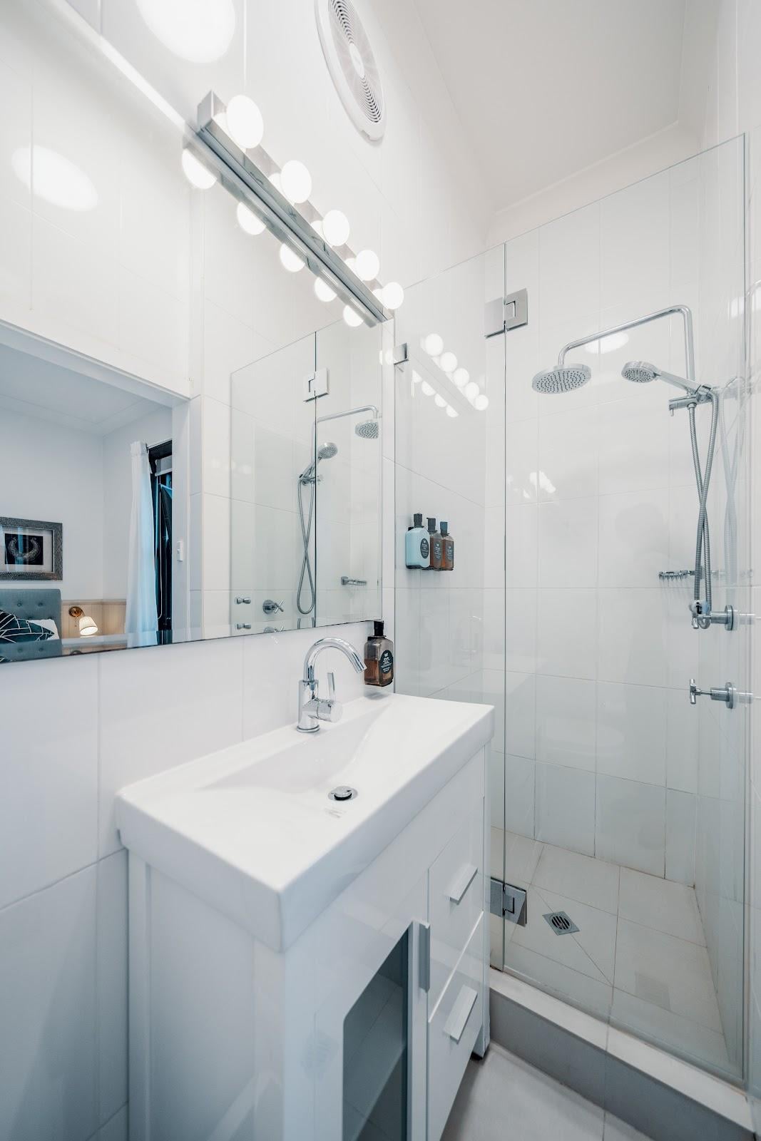Cremorne Point Manor Hotels in Cremorne Point – GayOut Guide
