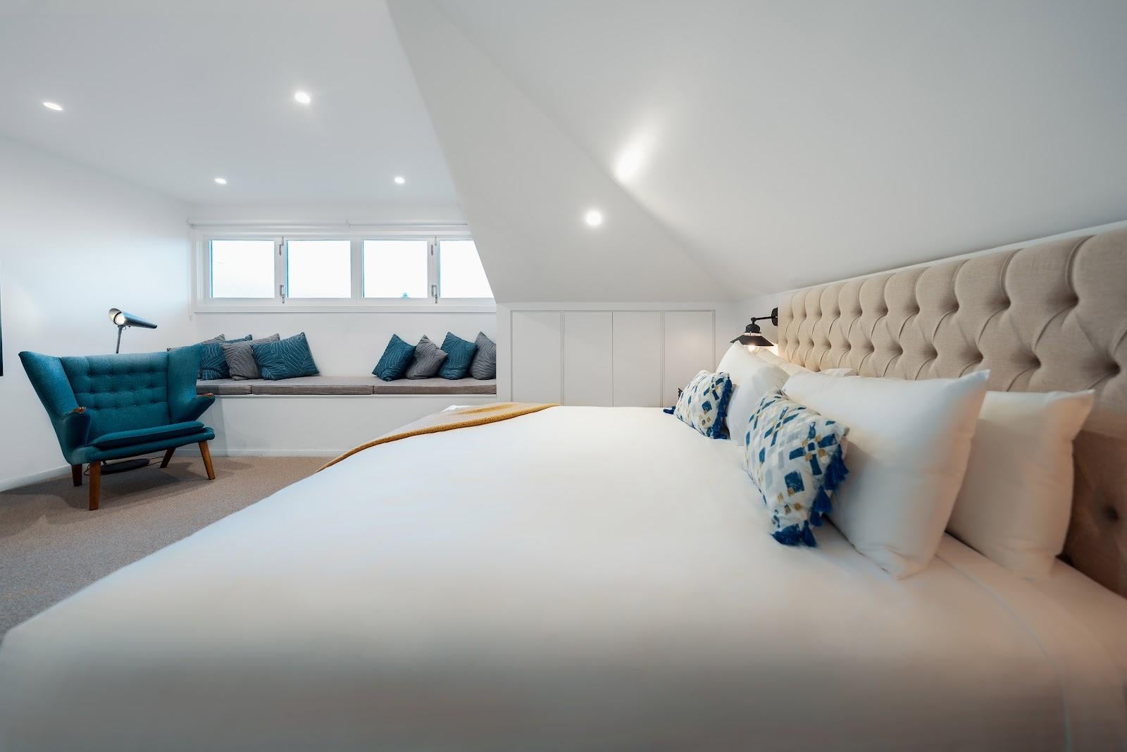 Cremorne Point Manor Hotels in Cremorne Point – GayOut Guide
