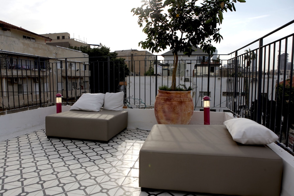 Pink House TLV