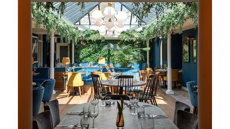 Windmill on the Common Hotels – GayOut Guide