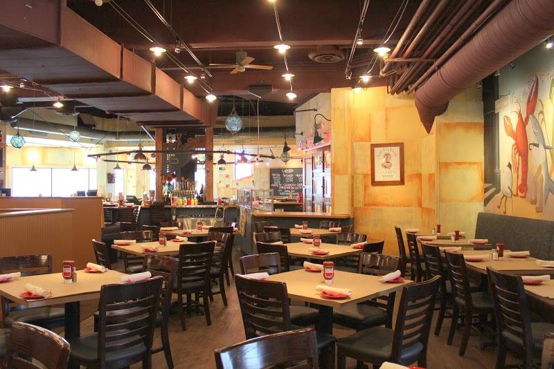 Shakers Bars & Clubs in Chicago – GayOut Guide