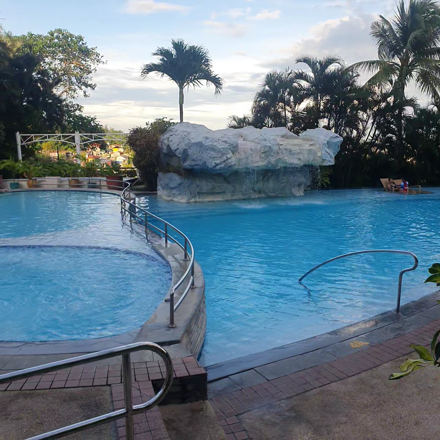 Marco Polo Plaza Cebu Hotels in Cebu City – GayOut Guide