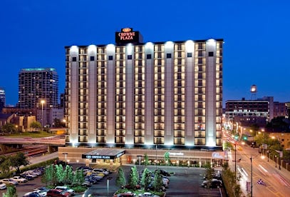Crowne Plaza Chicago Metro Hotels in Chicago – GayOut Guide