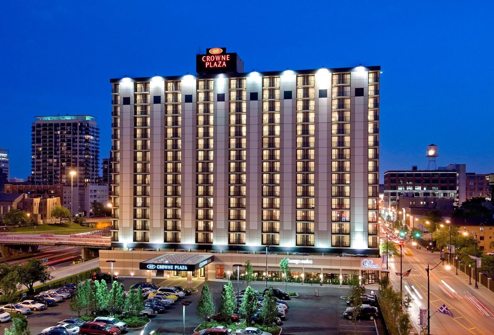 Crowne Plaza Chicago Metro Hotels in Chicago – GayOut Guide