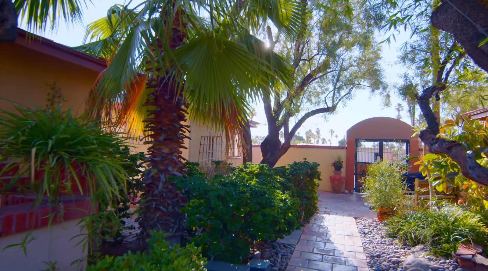 El Mirasol Villas Hotels in Palm Springs – GayOut Guide