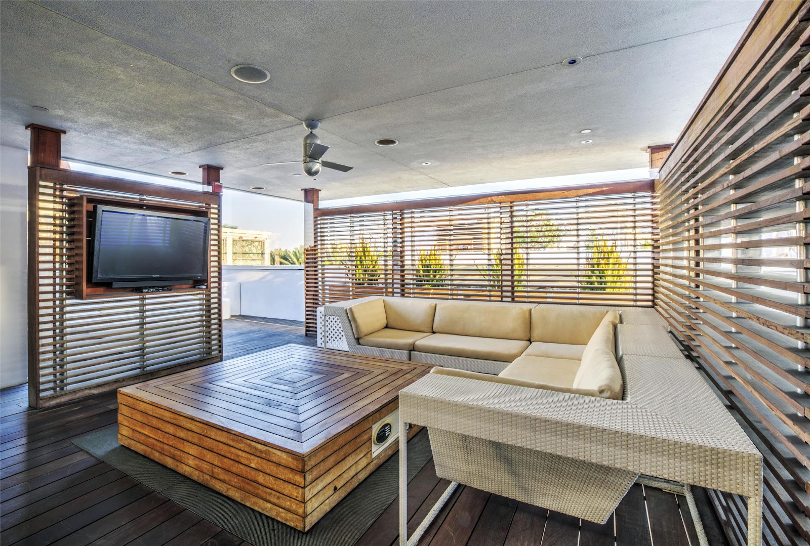 Dream South Beach Hotels in Miami – GayOut Guide