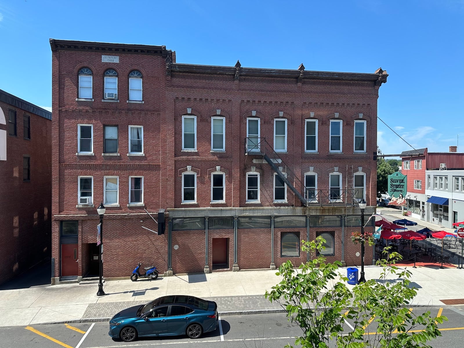 Lockwood Hotel Hotels in Albion – GayOut Guide