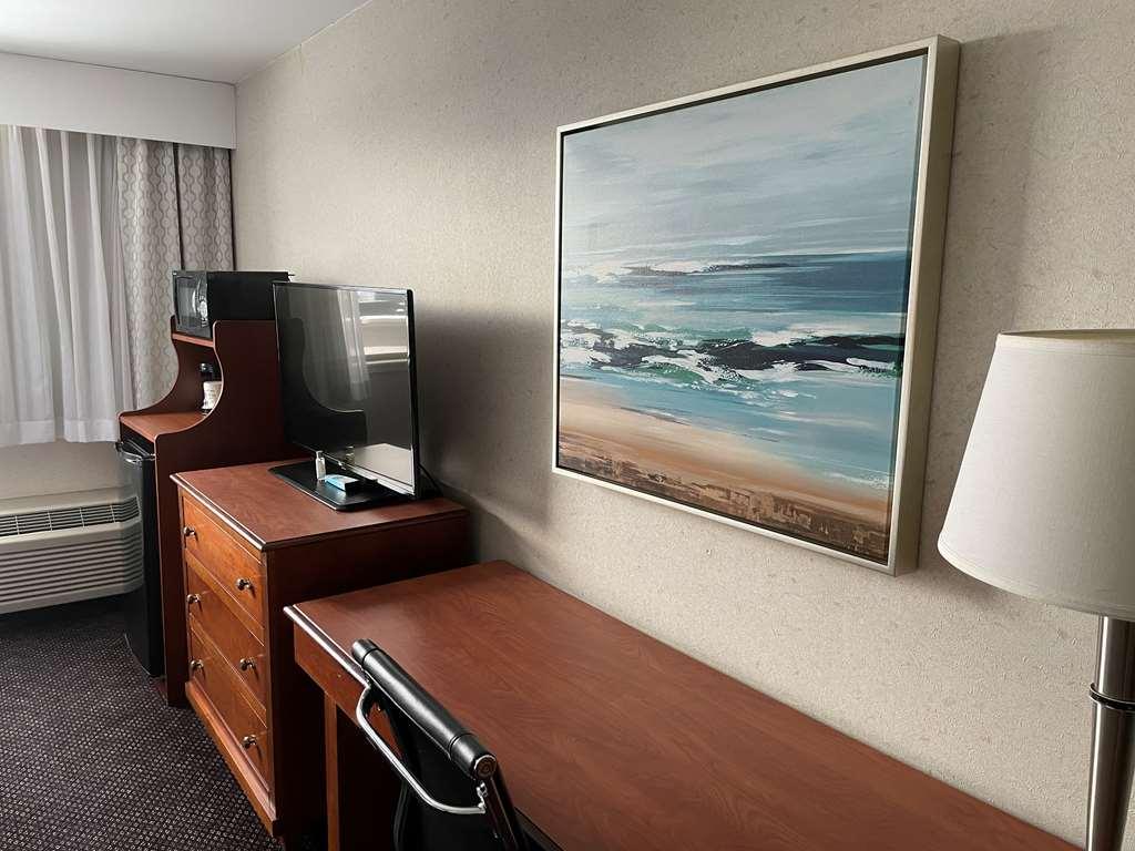 Hotel Best Western Plus Waterville Grand Hotels in Albion – GayOut Guide