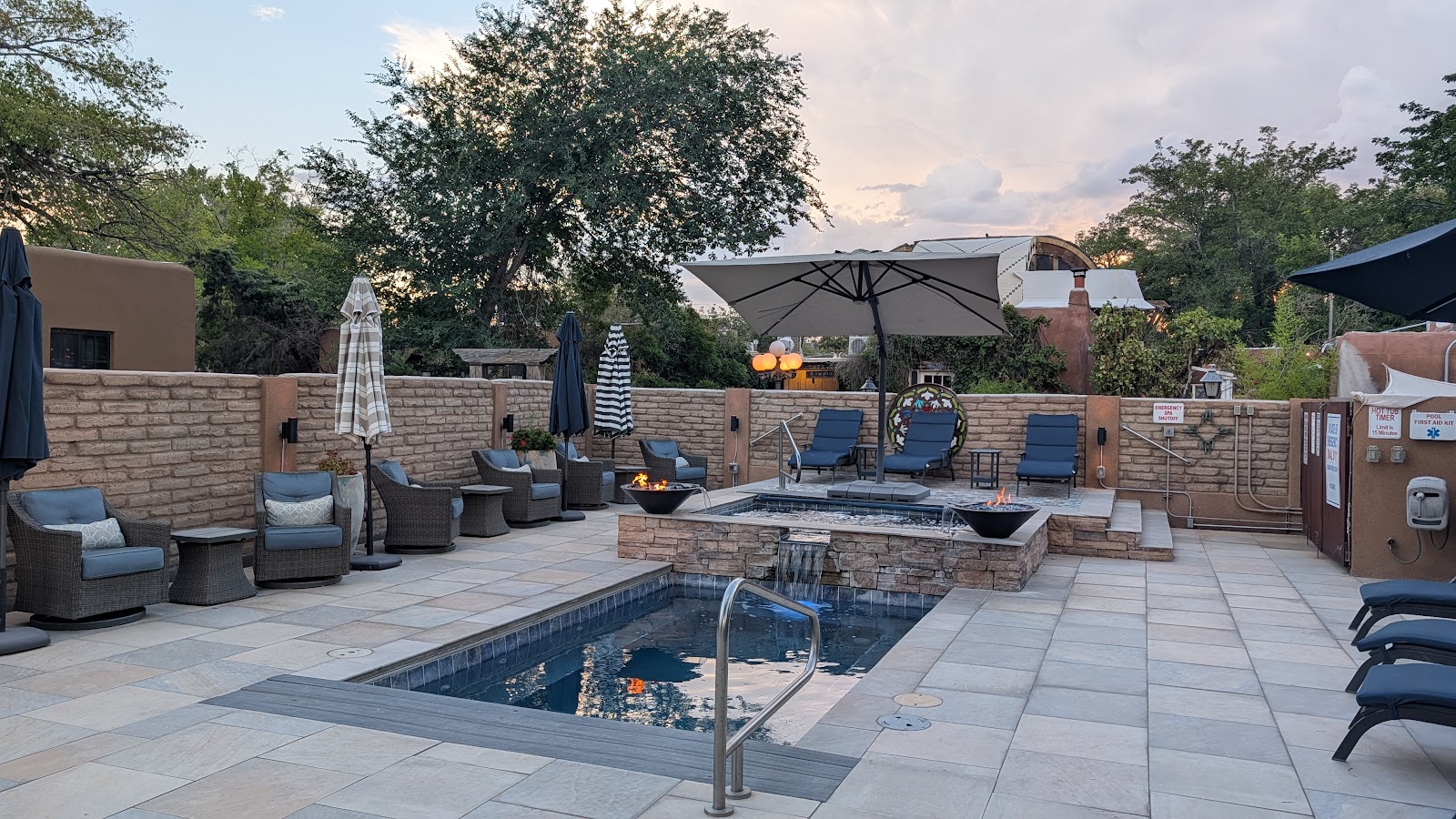 Casas de Suenos Old Town Historic Inn, Ascend Hotel Collection Hotels in Albuquerque – GayOut Guide
