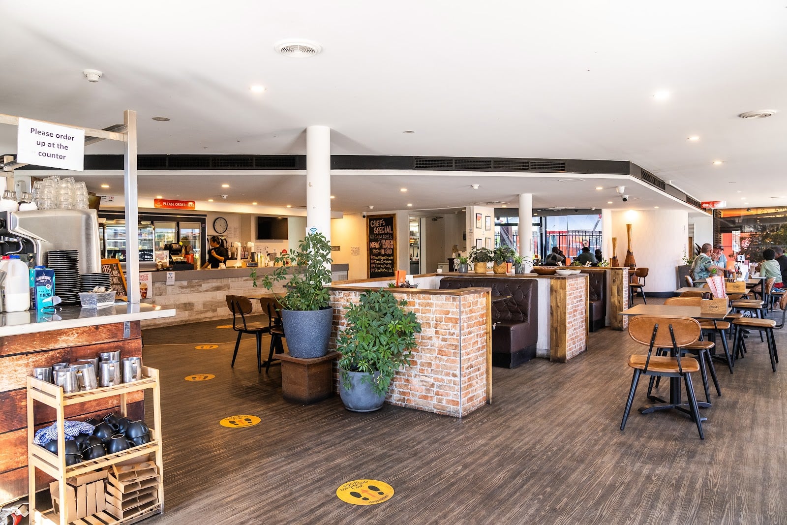 Diplomat Hotel Alice Springs Hotels in Alice Springs – GayOut Guide