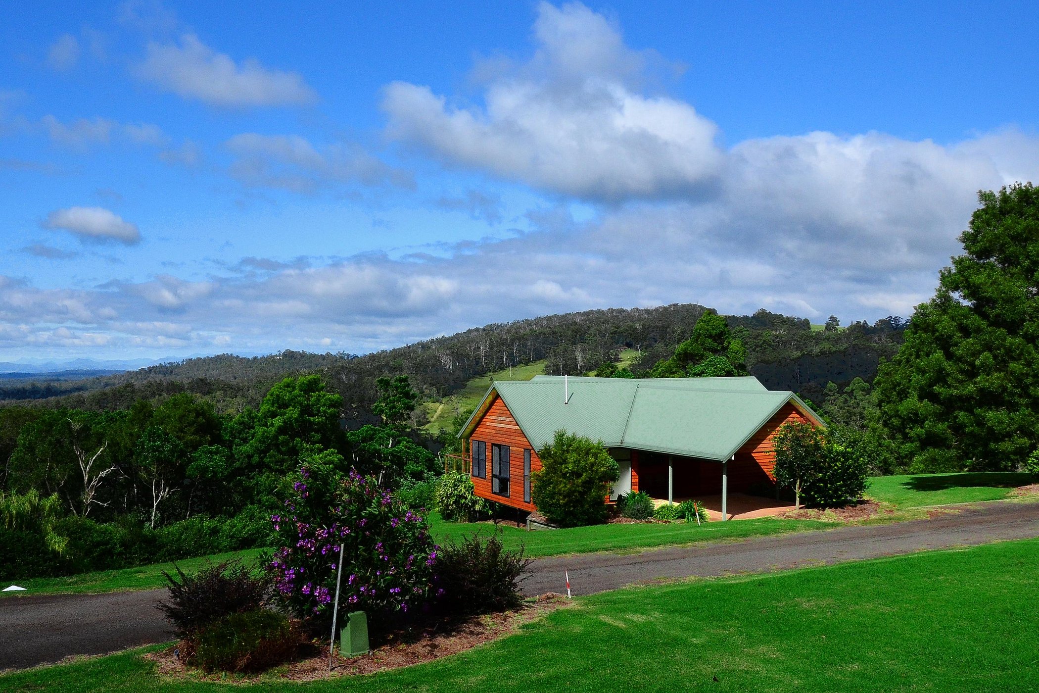 Ravensbourne Mountain Retreat Hotels in Amberley – GayOut Guide