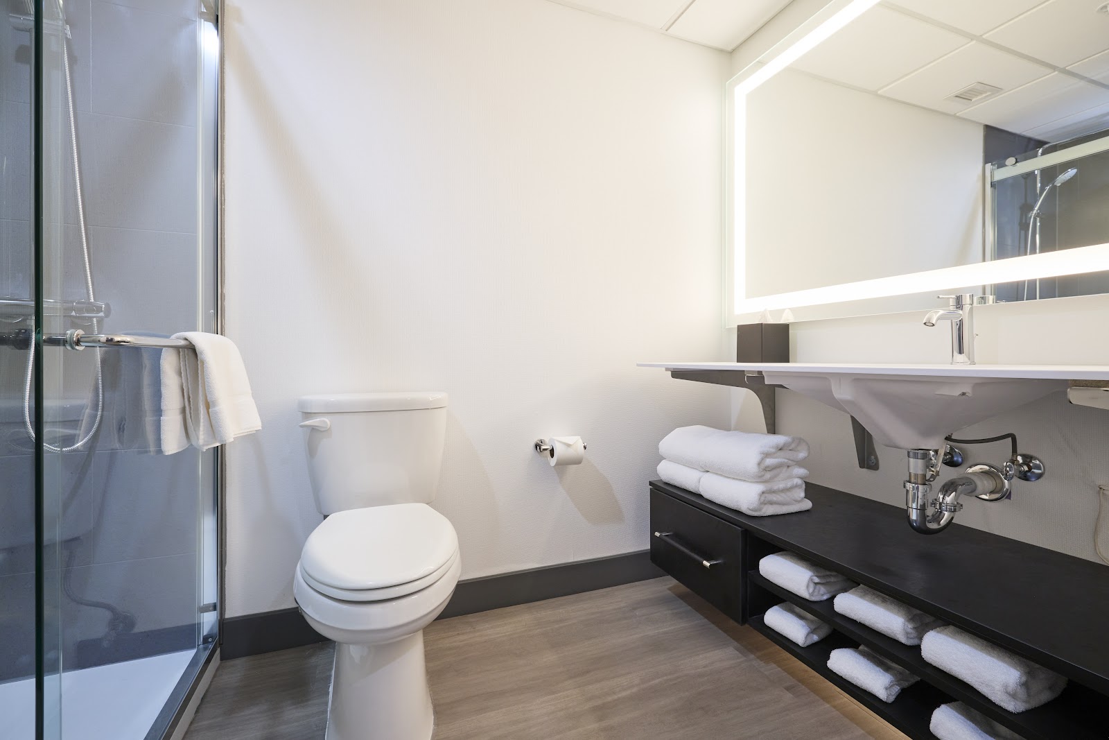 Gateway Hotel & Conference Center Hotels in Ames – GayOut Guide