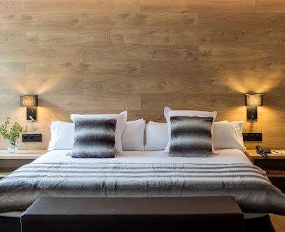 Acta Arthotel Hotels in Bar – GayOut Guide
