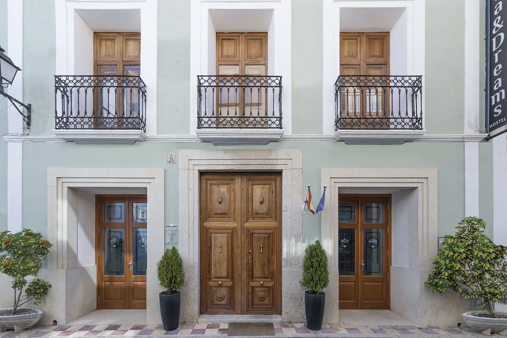 HOSTEL SEA & DREAMS CALPE Hotels in Calp – GayOut Guide