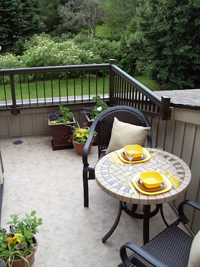Colonial Creekside Grand Guest House Hotels in Cambridge – GayOut Guide