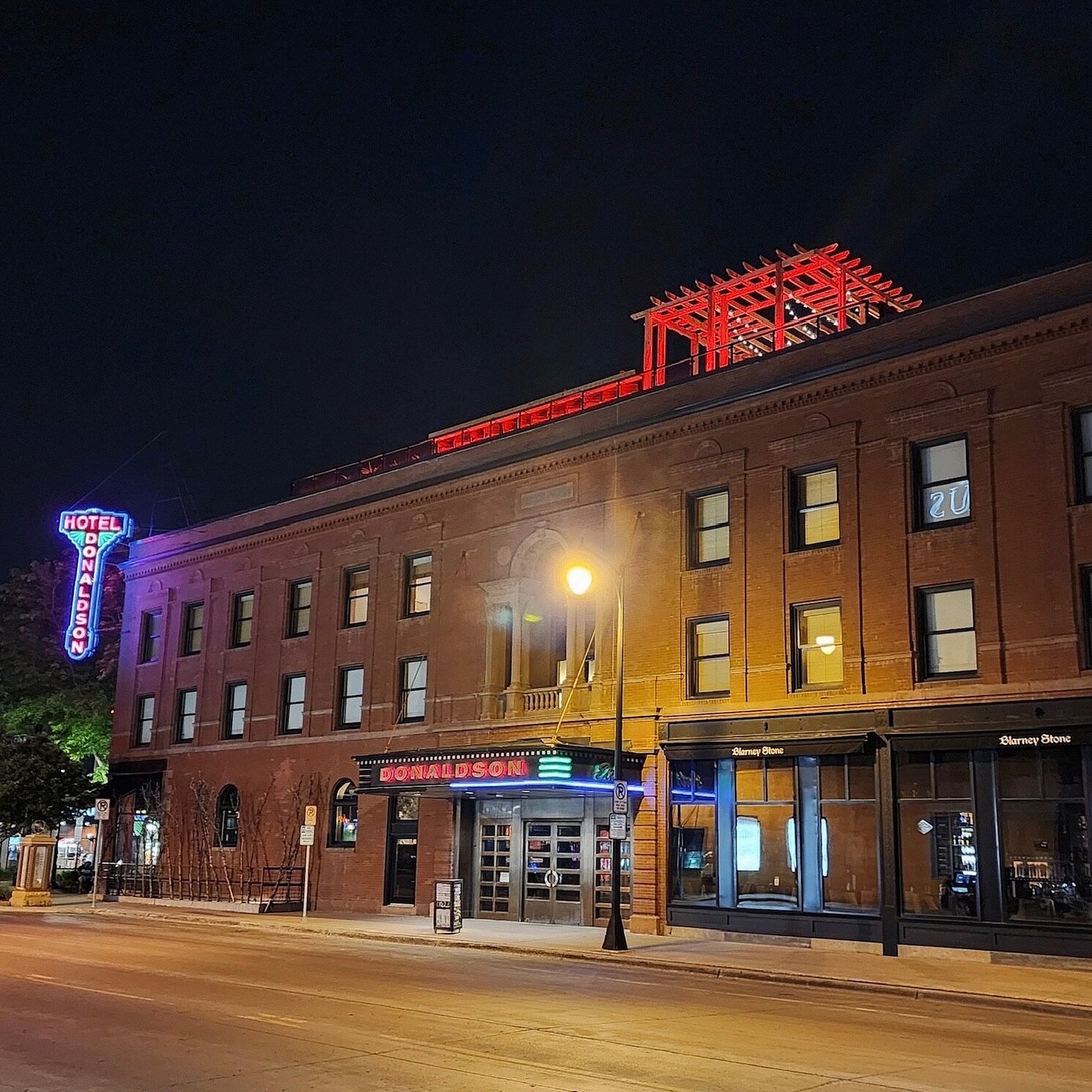 Hotel Donaldson Hotels in Fargo – GayOut Guide