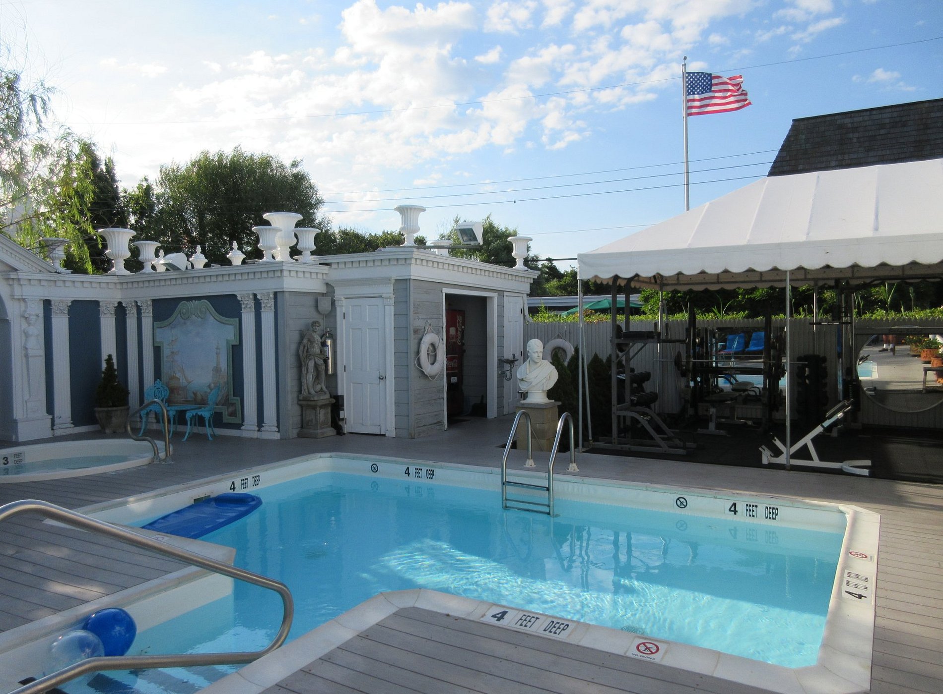 Belvedere Guest House for Men Bars & Clubs in Fire Island – GayOut Guide