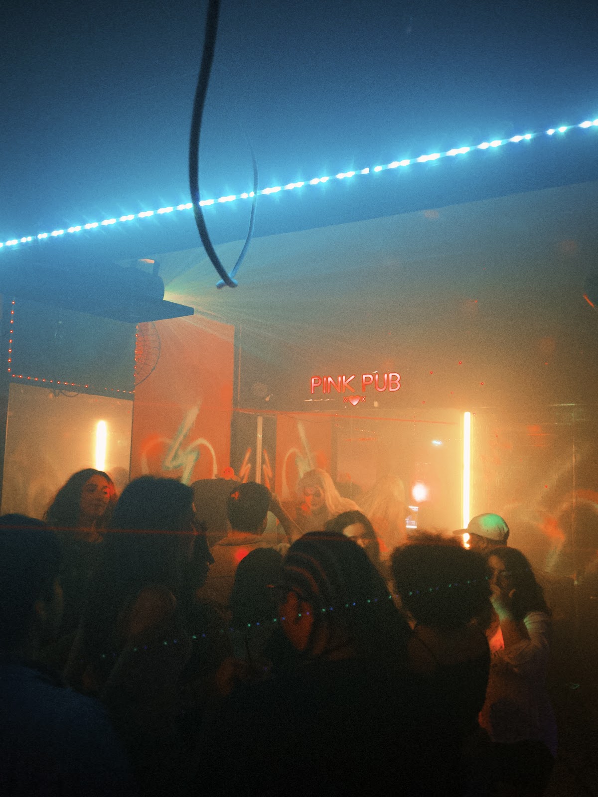 Pink Pub Bars & Clubs – GayOut Guide