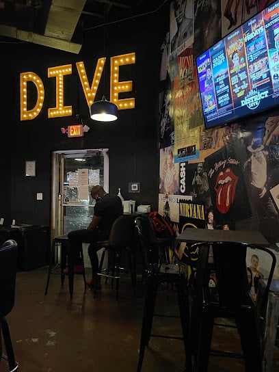 District Dive Bars & Clubs in Orlando – GayOut Guide