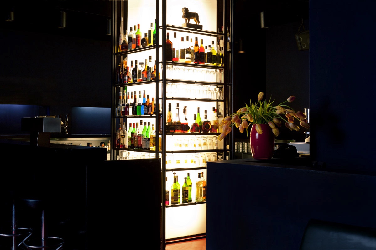 Bar Central Bars & Clubs – GayOut Guide
