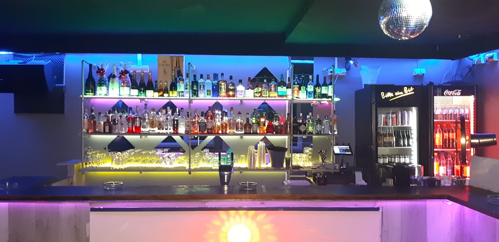 Comeback Bar & Lounge Bars & Clubs – GayOut Guide