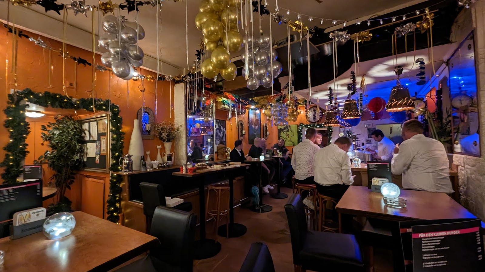 Na Und - Frankfurt am Main Bars & Clubs – GayOut Guide